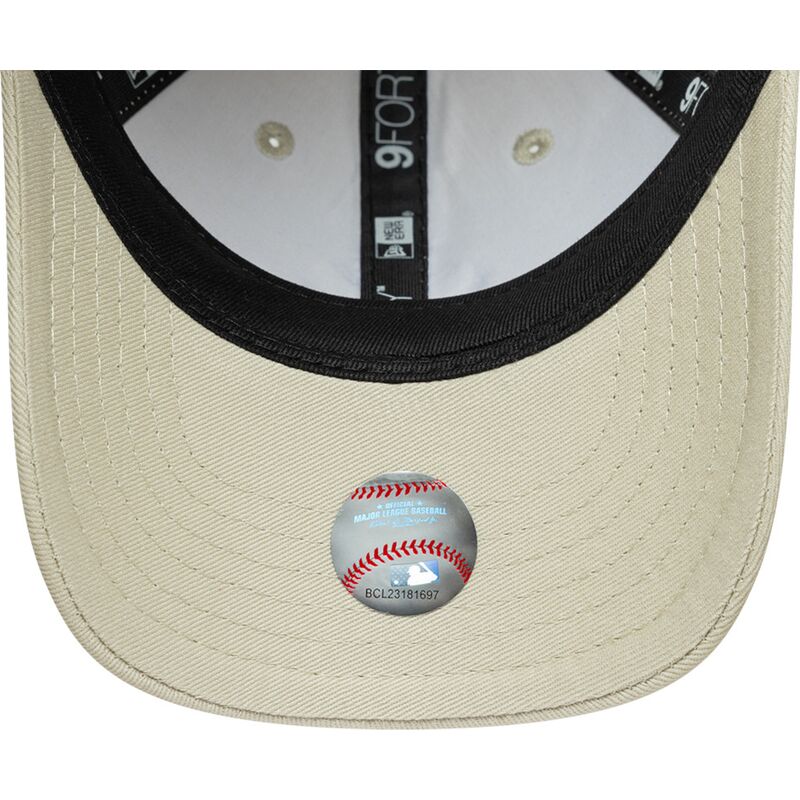 kepure-islenkta-smelio-reguliuojamas-vaikams-rosa-9forty-dino-icon-new-york-yankees-mlb-new-era