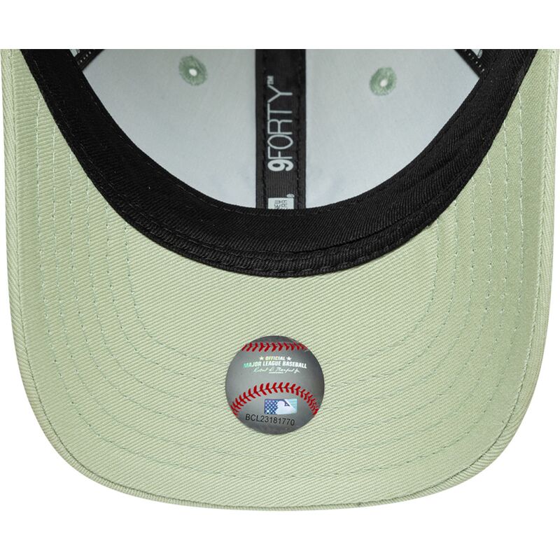 kepure-islenkta-zalia-reguliuojamas-vaikams-9forty-dino-icon-new-york-yankees-mlb-new-era