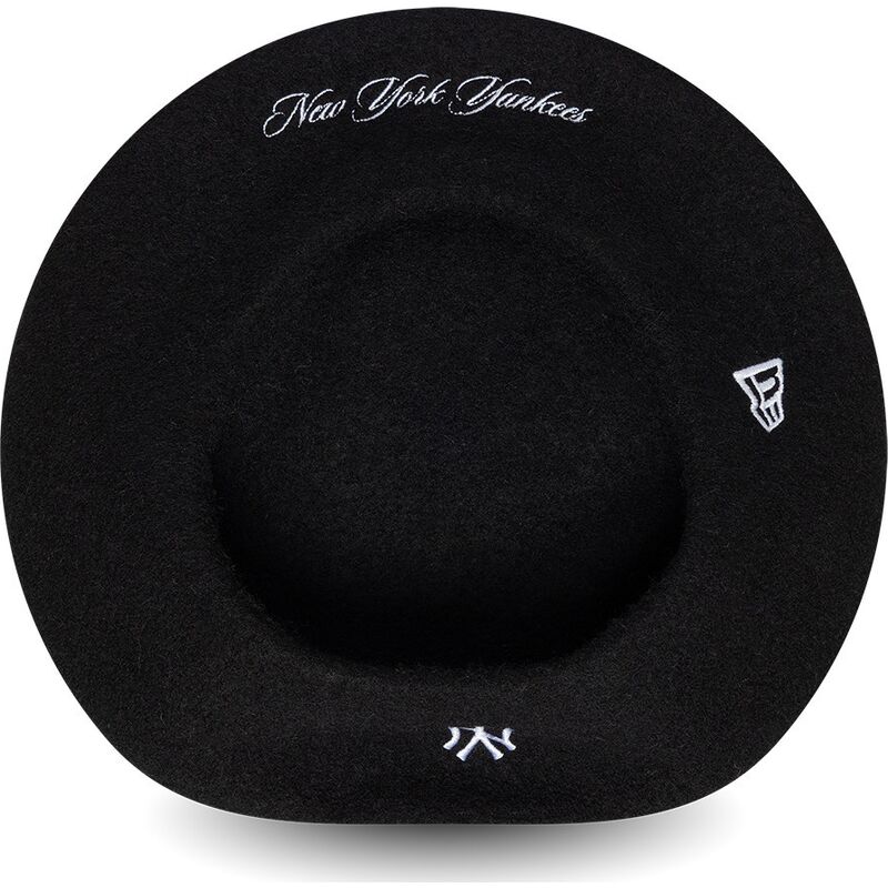 berete-juoda-wool-script-new-york-yankees-mlb-new-era