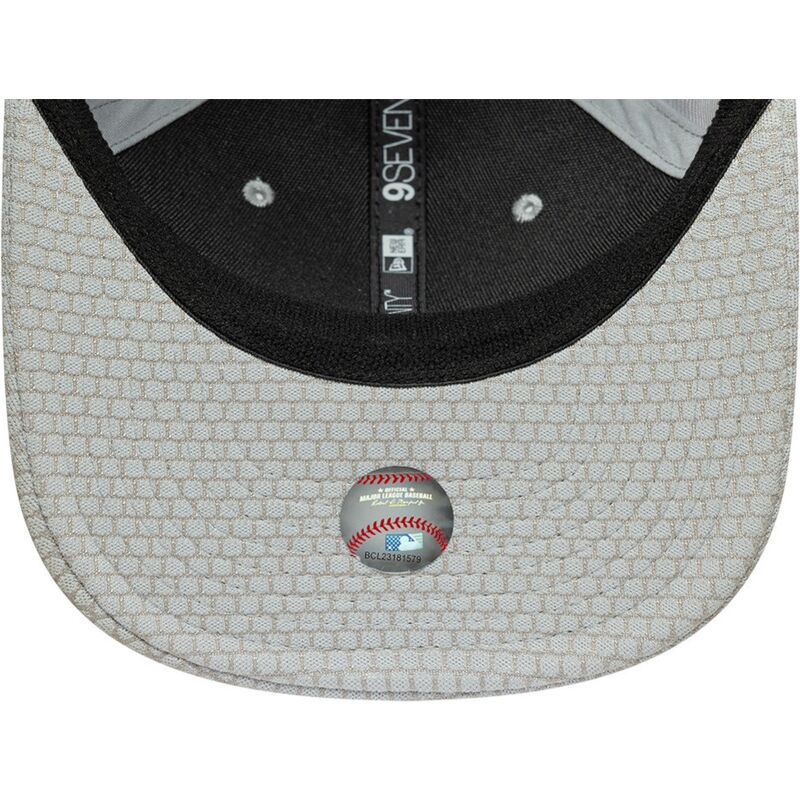 kepure-islenkta-pilka-snapback-9seventy-stretch-snap-mesh-flawless-new-york-yankees-mlb-new-era kepure-islenkta-pilka-snapback-9seventy-stretch-snap-mesh-flawless-new-york-yankees-mlb-new-era