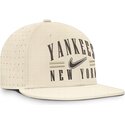kepure-plokscia-smelio-priglundanti-dri-fit-true-structured-aero-bill-new-york-yankees-mlb-nike