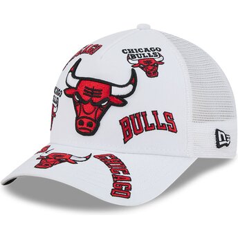 Kepurė išlenkta balta snapback 9FORTY M-Crown A Frame All Over Chicago Bulls NBA New Era