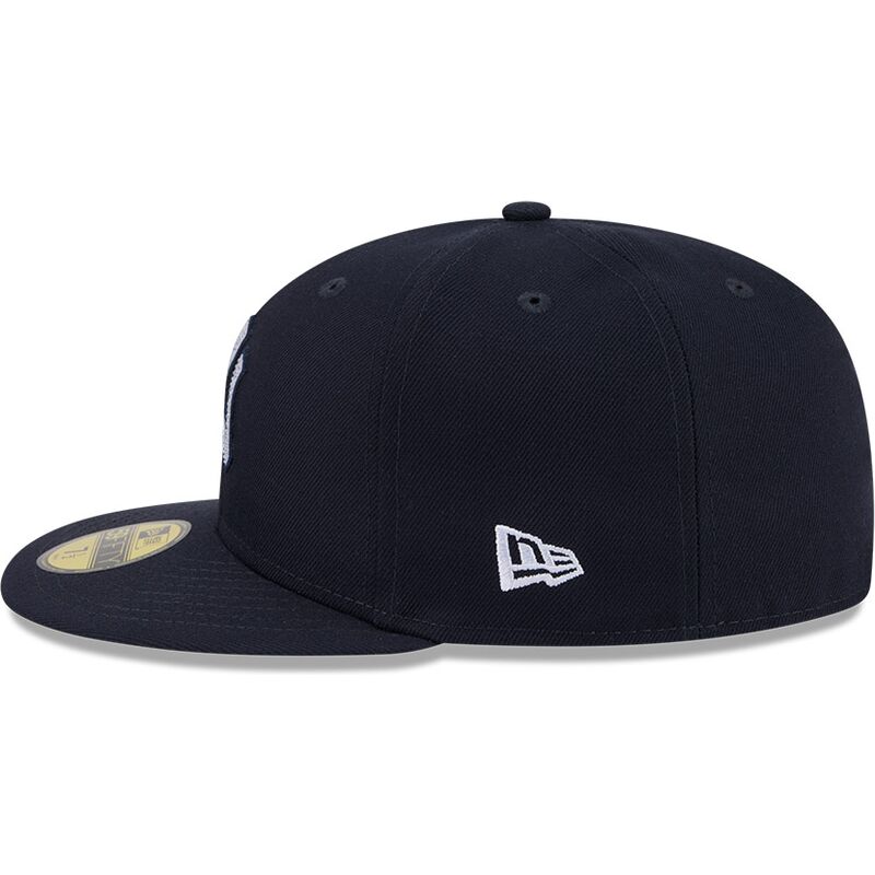 kepure-plokscia-tamsiai-melyna-priglundanti-59fifty-rhinestone-badge-new-york-yankees-mlb-new-era