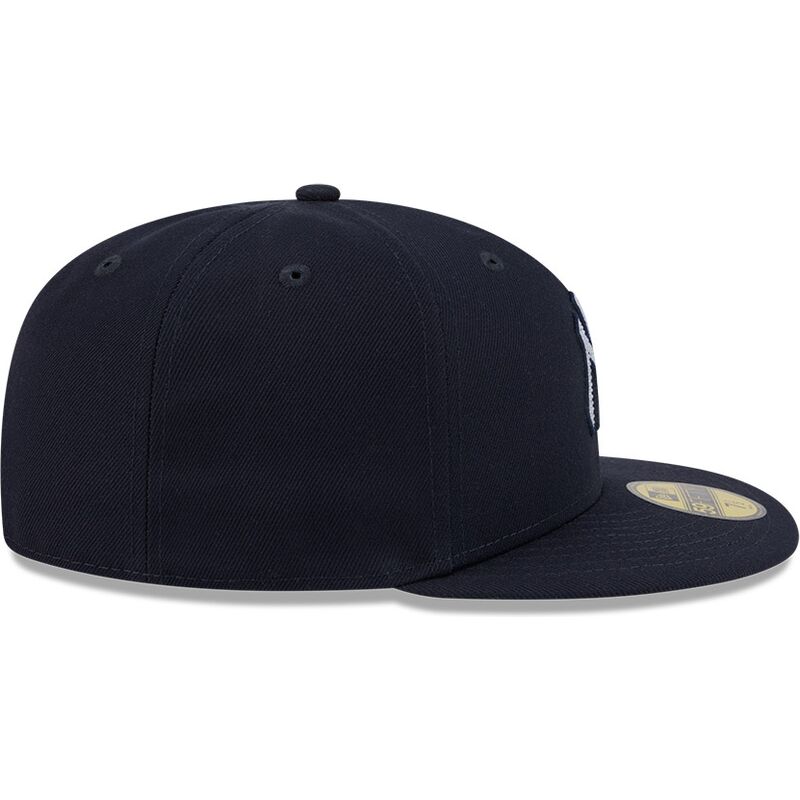 kepure-plokscia-tamsiai-melyna-priglundanti-59fifty-rhinestone-badge-new-york-yankees-mlb-new-era