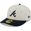 kepure-islenkta-smelio-priglundanti-59fifty-beads-na-lifestyle-f1-atlanta-braves-mlb-new-era