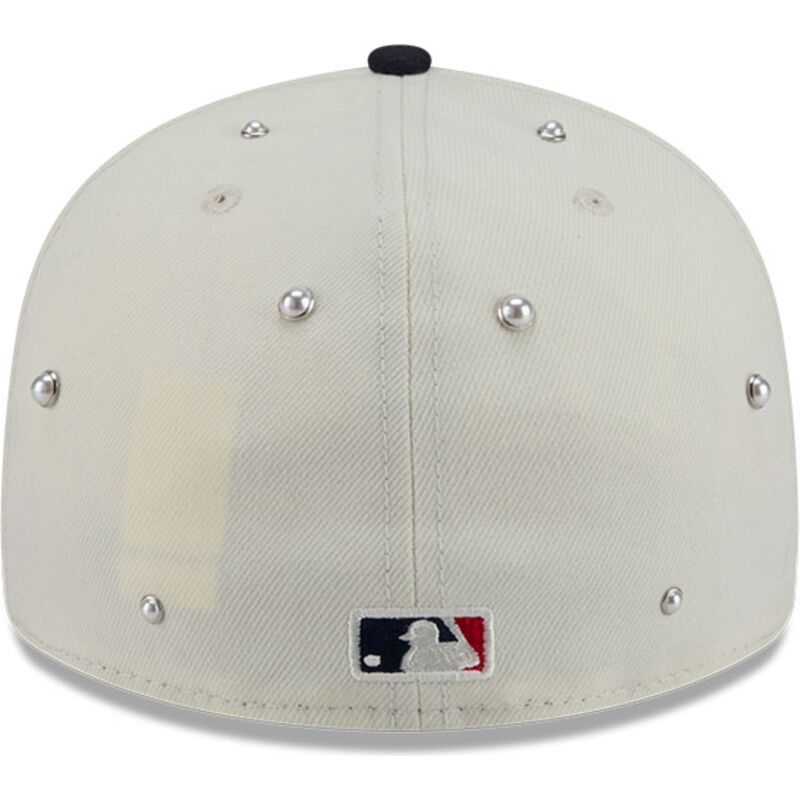kepure-islenkta-smelio-priglundanti-59fifty-beads-na-lifestyle-f1-atlanta-braves-mlb-new-era