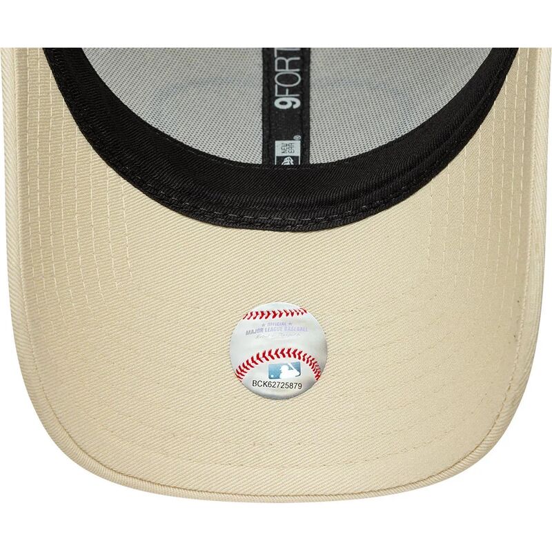 kepure-islenkta-kremine-reguliuojamas-9forty-patch-los-angeles-dodgers-mlb-new-era kepure-islenkta-kremine-reguliuojamas-9forty-patch-los-angeles-dodgers-mlb-new-era