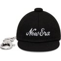 priedai-juoda-llavero-mini-cap-chain-new-era