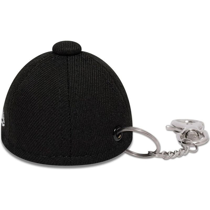 priedai-juoda-llavero-mini-cap-chain-new-era
