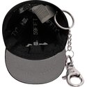 priedai-juoda-llavero-mini-cap-chain-new-era