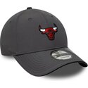 kepure-islenkta-pilka-reguliuojamas-9forty-recycled-chicago-bulls-nba-new-era