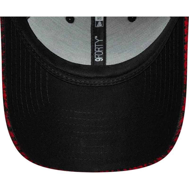 kepure-islenkta-raudona-reguliuojamas-9forty-houndstooth-ac-milan-serie-a-new-era