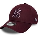 kepure-islenkta-raudona-reguliuojamas-9forty-team-outline-new-york-yankees-mlb-new-era