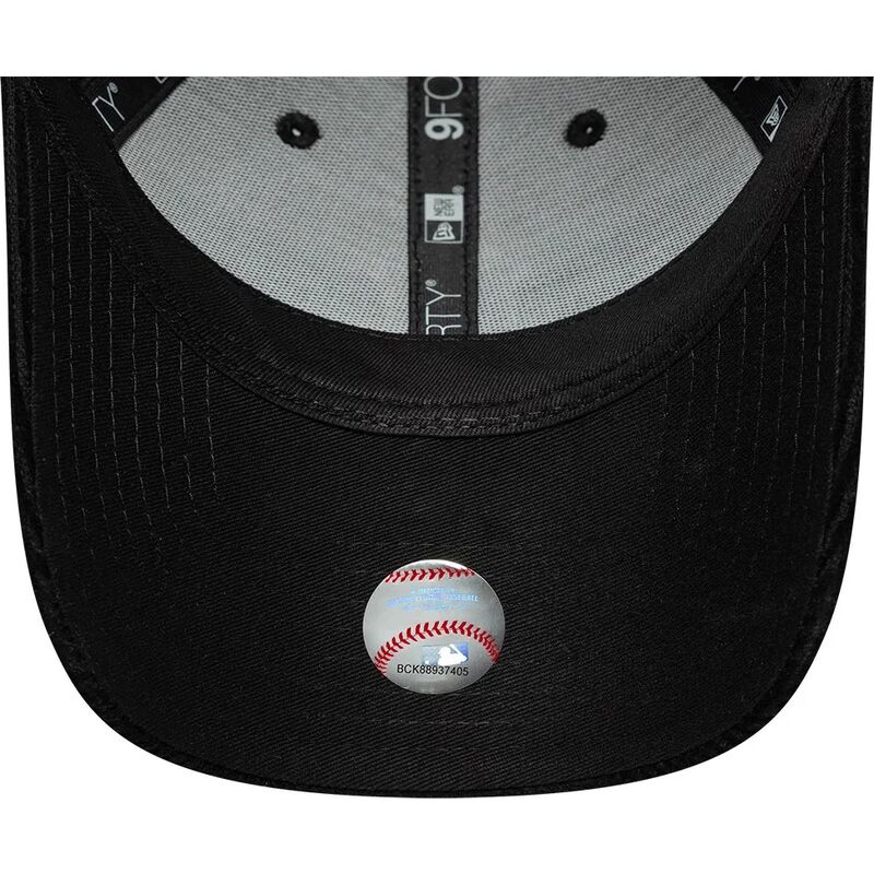 kepure-islenkta-juoda-reguliuojamas-9forty-cord-new-york-yankees-mlb-new-era