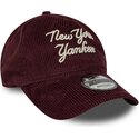 kepure-islenkta-raudona-reguliuojamas-9twenty-a-frame-cord-script-new-york-yankees-mlb-new-era