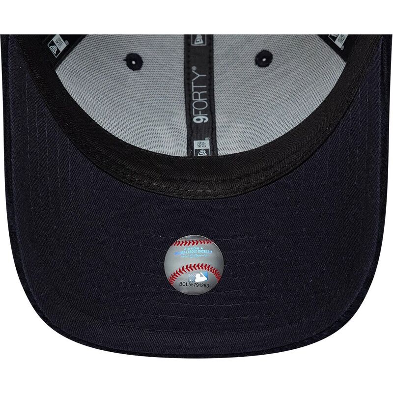 kepure-islenkta-tamsiai-melyna-snapback-9forty-m-crown-cord-visor-new-york-yankees-mlb-new-era kepure-islenkta-tamsiai-melyna-snapback-9forty-m-crown-cord-visor-new-york-yankees-mlb-new-era