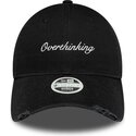 kepure-islenkta-juoda-reguliuojamas-9twenty-slogan-overthinking-new-era