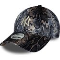 kepure-islenkta-ivairiaspalvis-reguliuojamas-9forty-snake-print-new-york-yankees-mlb-new-era