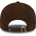 kepure-islenkta-ruda-reguliuojamas-9twenty-cord-script-new-york-yankees-mlb-new-era
