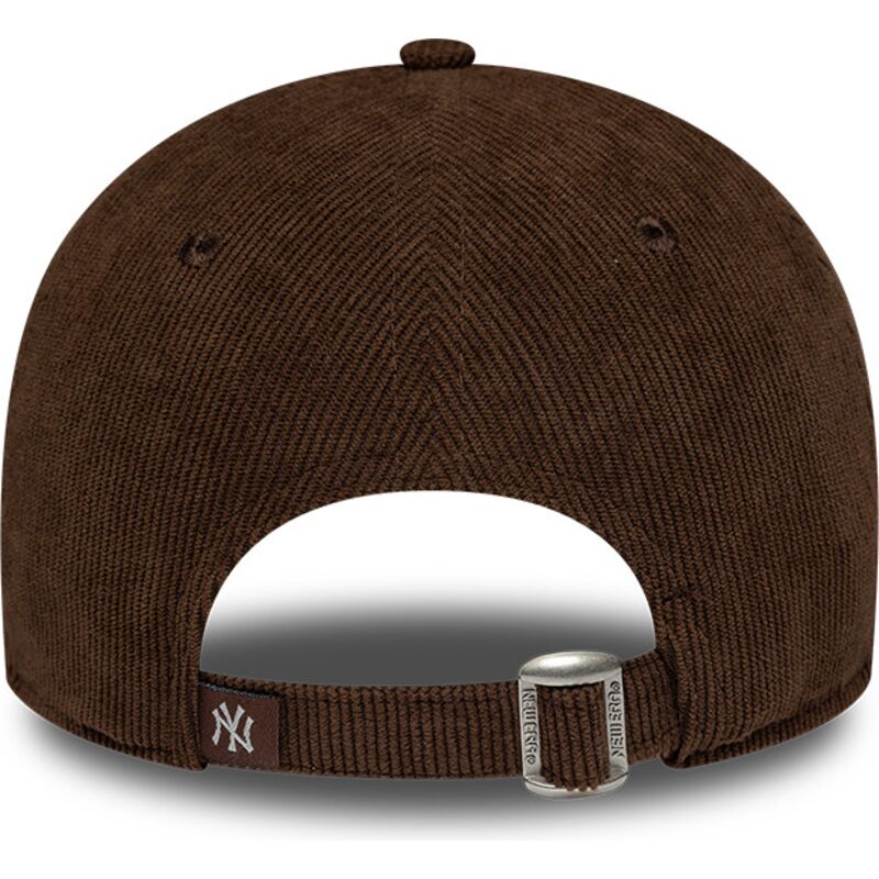kepure-islenkta-ruda-reguliuojamas-9twenty-cord-script-new-york-yankees-mlb-new-era
