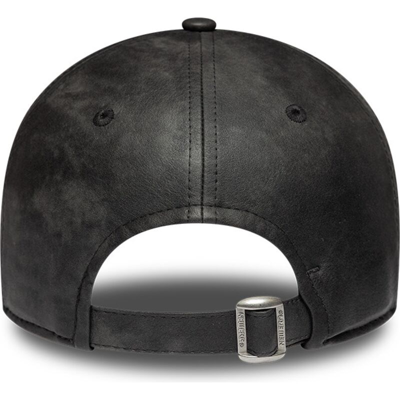 kepure-islenkta-juoda-reguliuojamas-9twenty-washed-pu-new-york-yankees-mlb-new-era