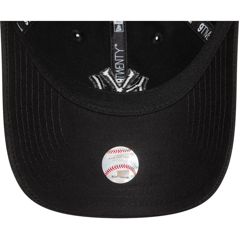 kepure-islenkta-juoda-reguliuojamas-9twenty-league-essential-new-york-yankees-mlb-new-era