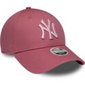 kepure-islenkta-rozine-reguliuojamas-9forty-league-essential-cas-new-york-yankees-mlb-new-era