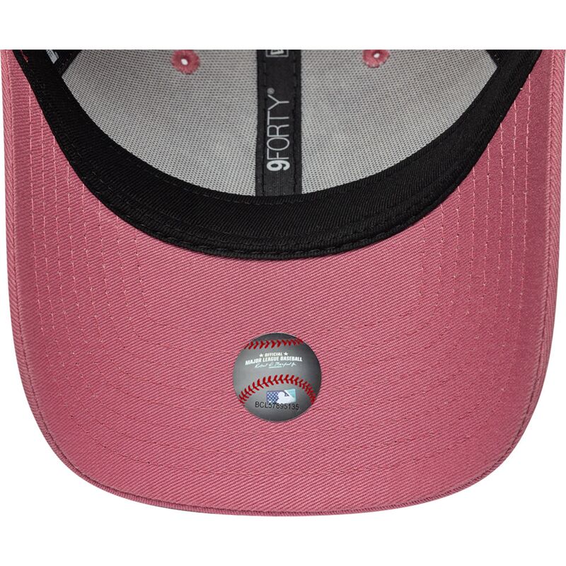 kepure-islenkta-rozine-reguliuojamas-9forty-league-essential-cas-new-york-yankees-mlb-new-era kepure-islenkta-rozine-reguliuojamas-9forty-league-essential-cas-new-york-yankees-mlb-new-era