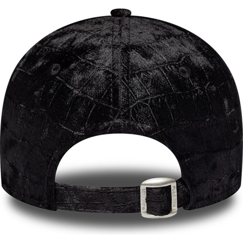 kepure-islenkta-juoda-reguliuojamas-9forty-pattern-velour-new-york-yankees-mlb-new-era