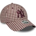 kepure-islenkta-raudona-reguliuojamas-9forty-m-crown-houndstooth-new-york-yankees-mlb-new-era