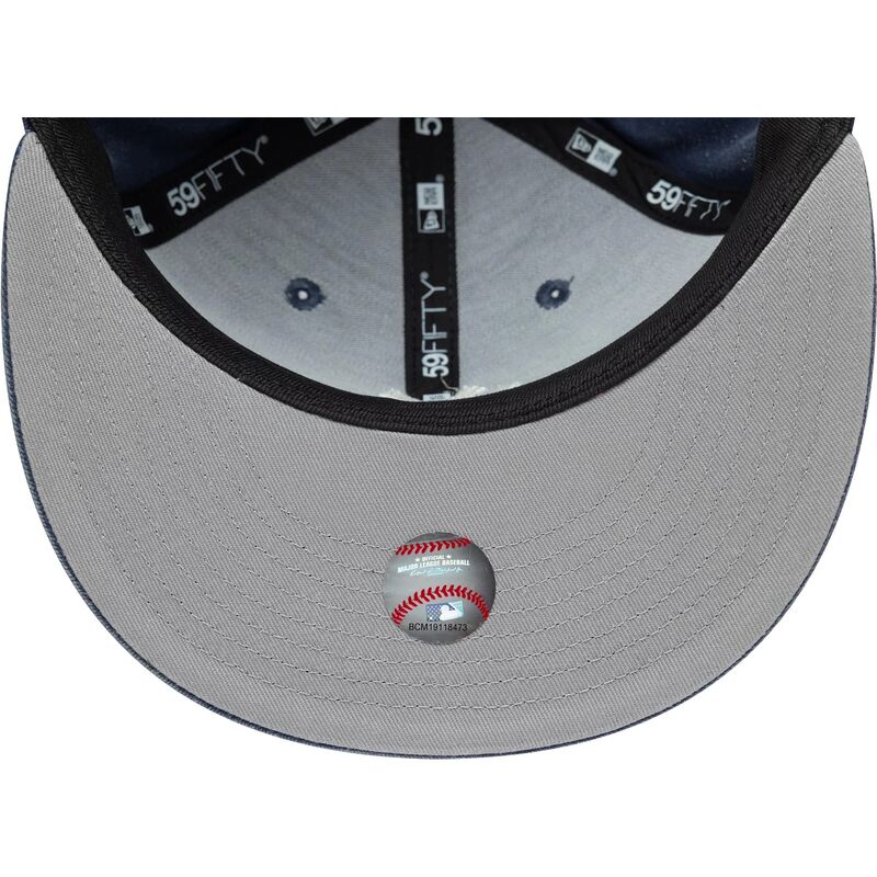 kepure-plokscia-tamsiai-melyna-priglundanti-59fifty-washed-new-york-yankees-mlb-new-era