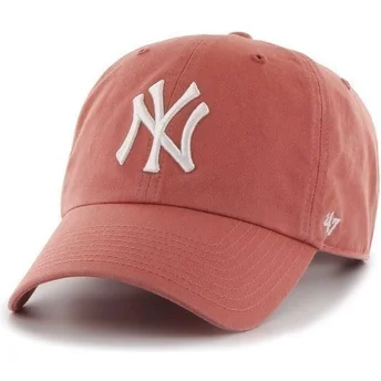 Czapka z wygiętym daszkiem czerwona z logo czołowy duży MLB New York Yankees 47 Brand